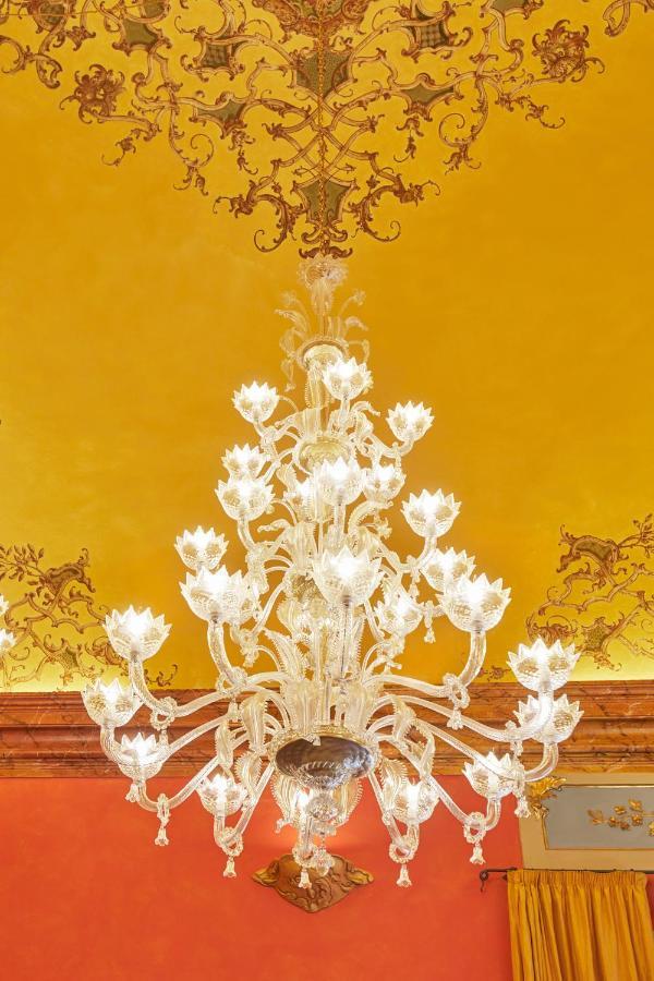 Palazzo Di Alcina - Residenza D'Epoca - Luxury- Bed & Breakfast โบโลญญา ภายนอก รูปภาพ