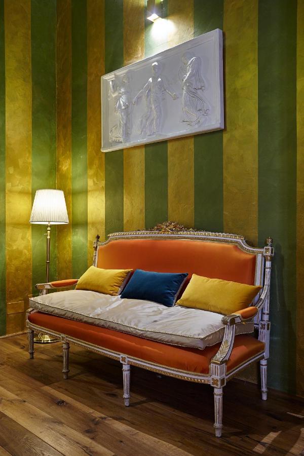 Palazzo Di Alcina - Residenza D'Epoca - Luxury- Bed & Breakfast โบโลญญา ภายนอก รูปภาพ