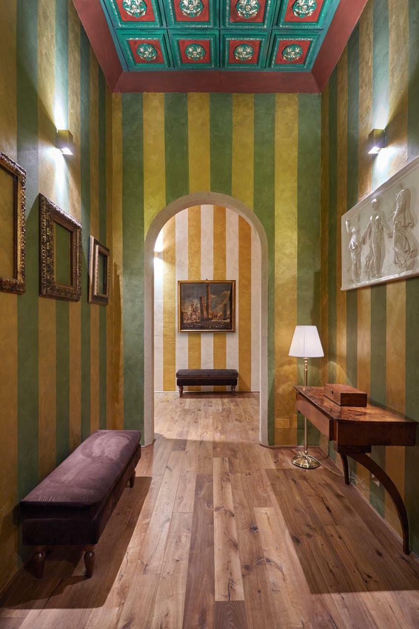Palazzo Di Alcina - Residenza D'Epoca - Luxury- Bed & Breakfast โบโลญญา ภายนอก รูปภาพ