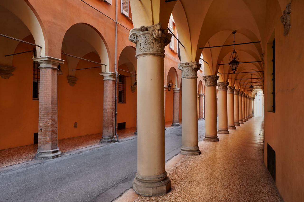 Palazzo Di Alcina - Residenza D'Epoca - Luxury- Bed & Breakfast โบโลญญา ภายนอก รูปภาพ