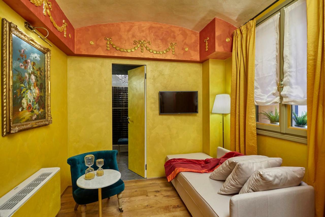 Palazzo Di Alcina - Residenza D'Epoca - Luxury- Bed & Breakfast โบโลญญา ภายนอก รูปภาพ
