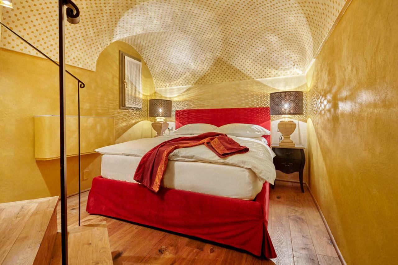 Palazzo Di Alcina - Residenza D'Epoca - Luxury- Bed & Breakfast โบโลญญา ภายนอก รูปภาพ