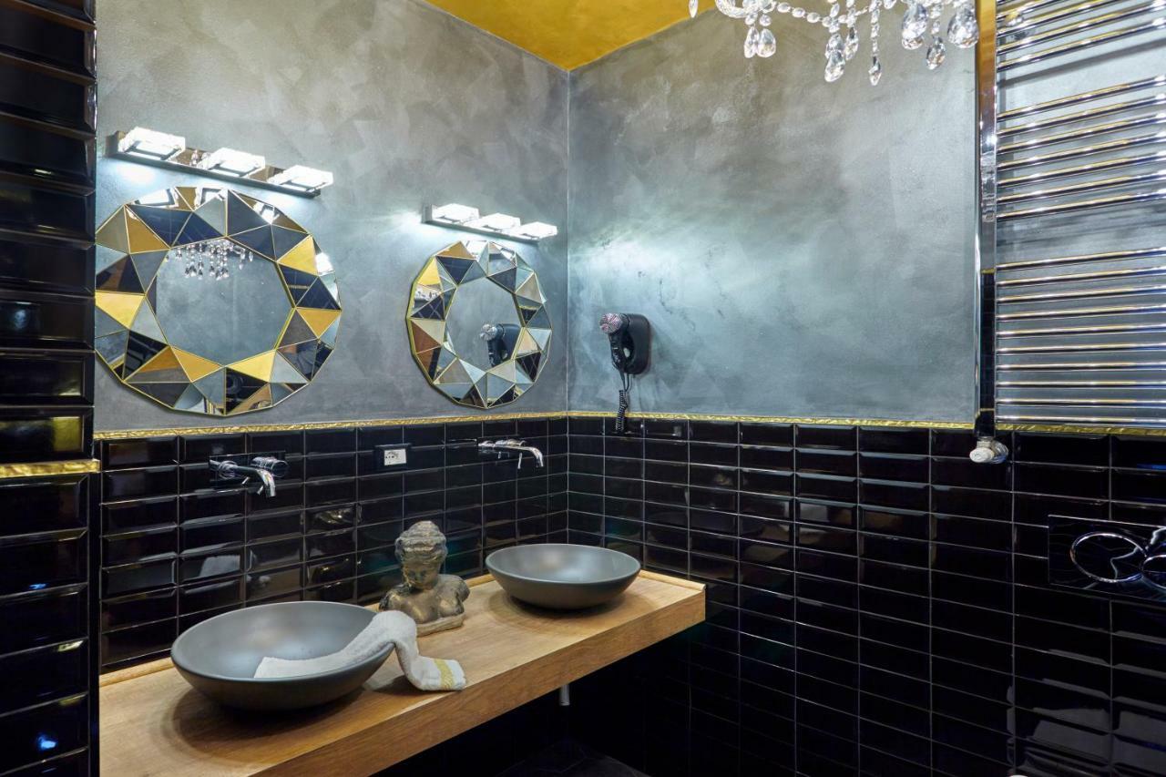 Palazzo Di Alcina - Residenza D'Epoca - Luxury- Bed & Breakfast โบโลญญา ภายนอก รูปภาพ