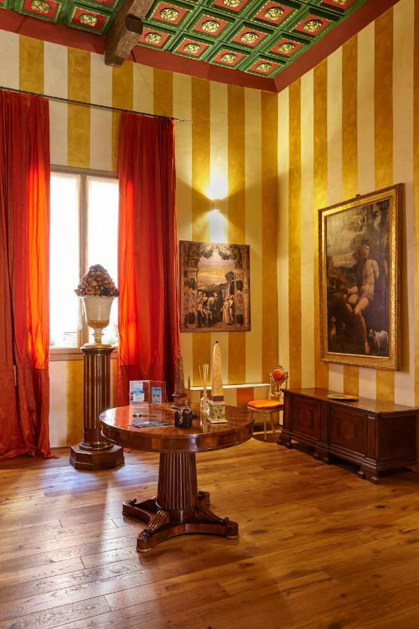 Palazzo Di Alcina - Residenza D'Epoca - Luxury- Bed & Breakfast โบโลญญา ภายนอก รูปภาพ